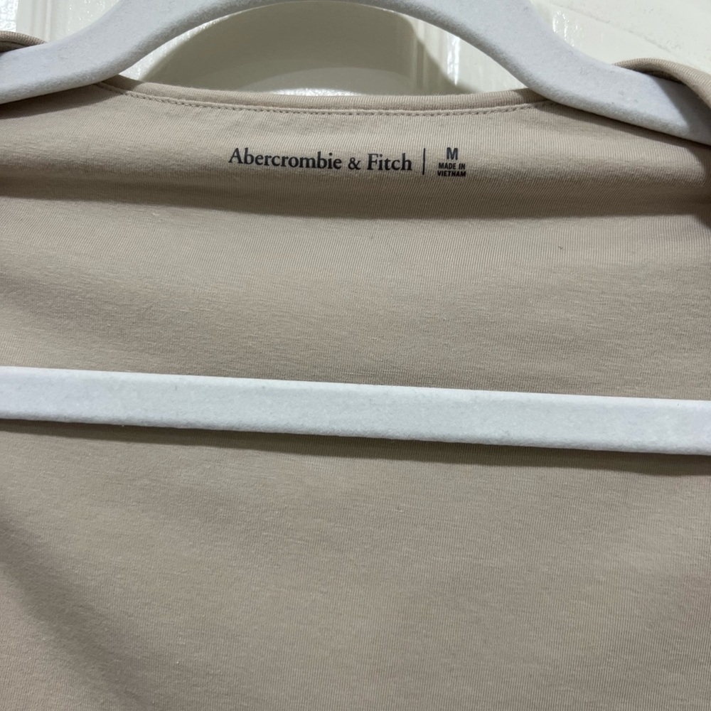 Abercrombie & Fitch Taupe Sleeveless Ruched Top - Picture 5 of 5